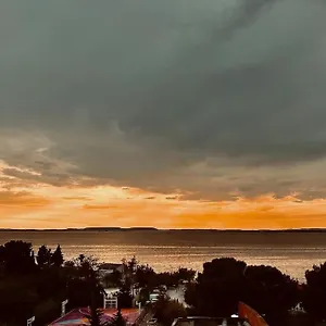 T4 Jolie Vue Avec Jaccuzzi Vitrolles (Bouches-du-Rhone)