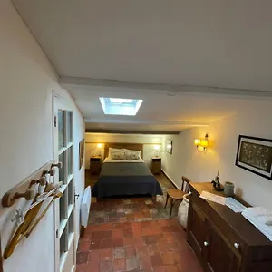 D' Hotes L'escalo A Moutiers-ste-marie Bed & Breakfast